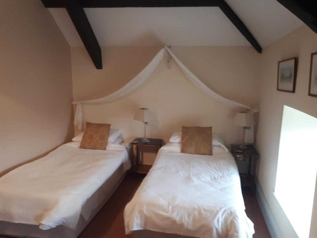Castlemorris House Hotel ทราลี ภายนอก รูปภาพ