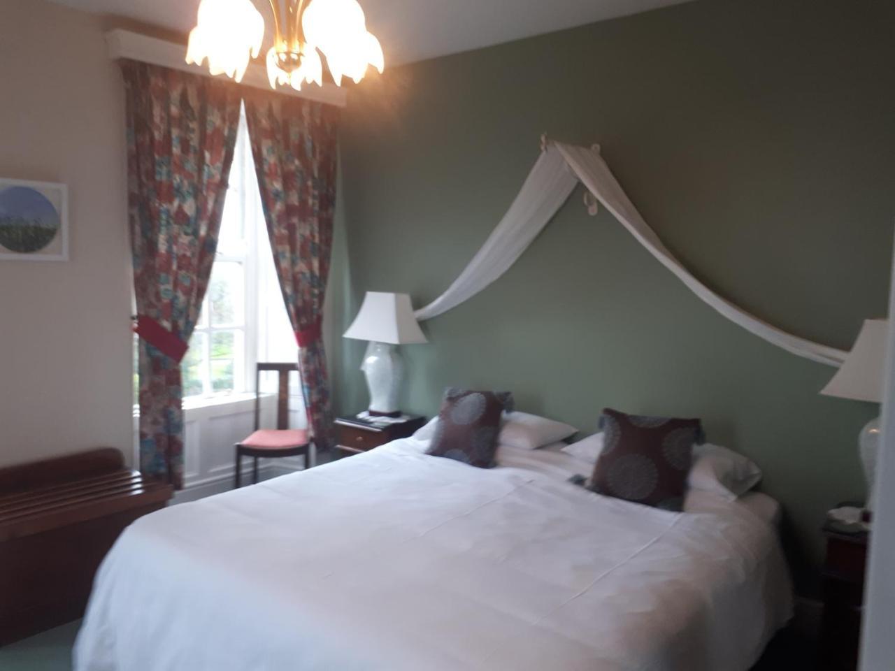 Castlemorris House Hotel ทราลี ภายนอก รูปภาพ