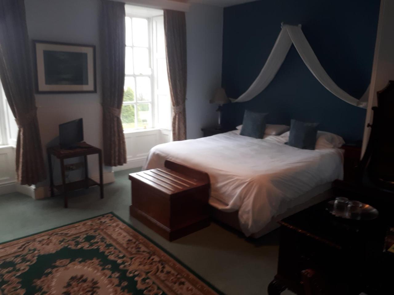 Castlemorris House Hotel ทราลี ภายนอก รูปภาพ